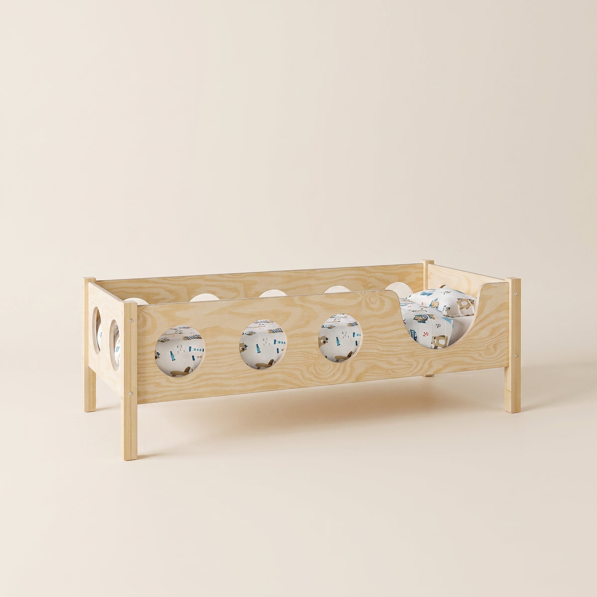 Lit au sol enfant Montessori ALBA – Barrières à hublots, bois massif