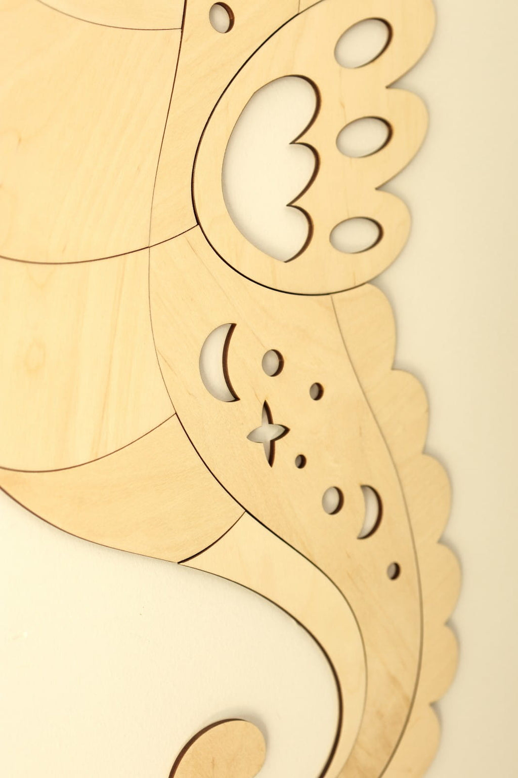 Décoration murale enfant hippocampe ALIZÉ – Bois naturel, 50 x 23 cm